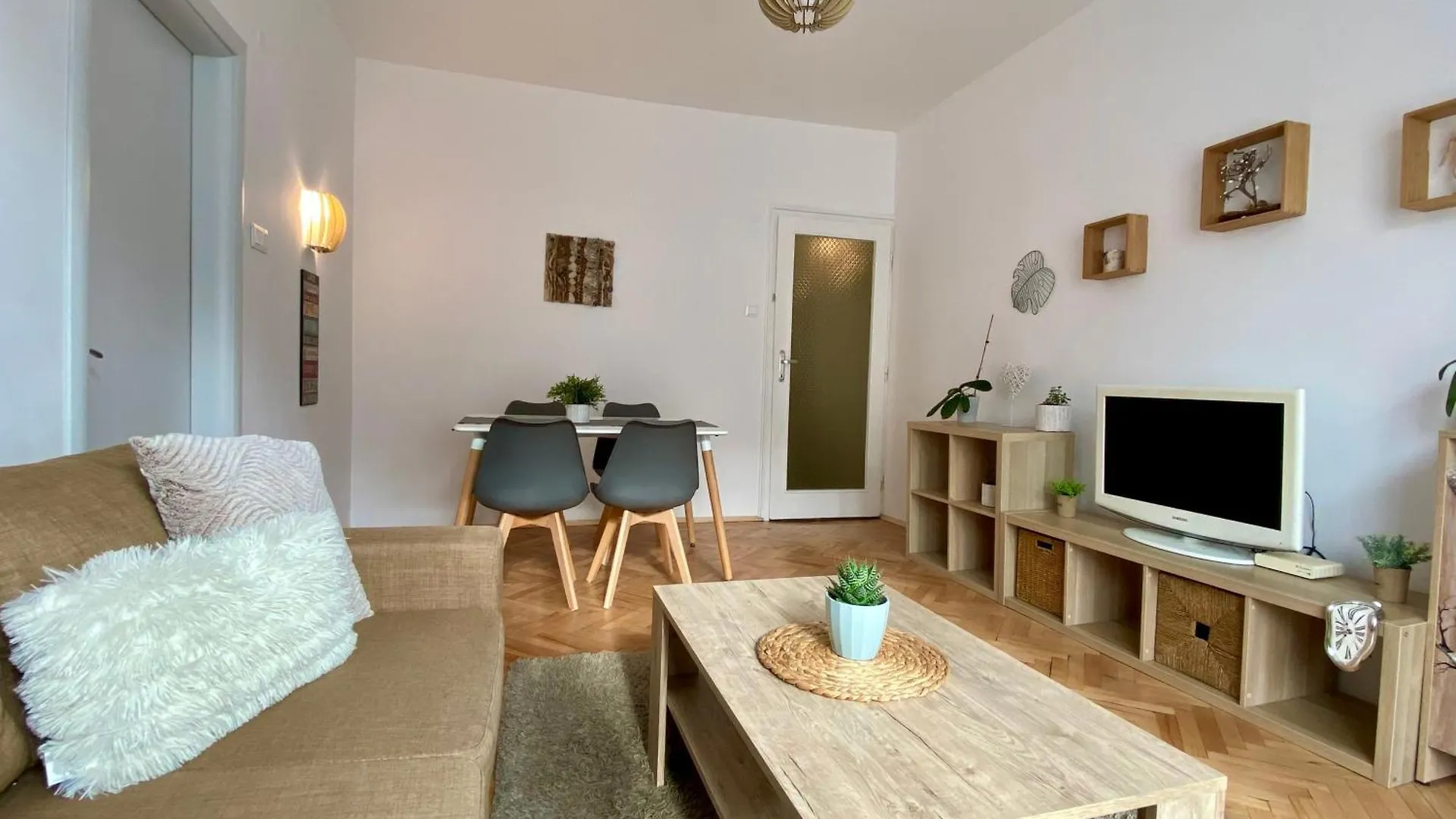 Lovely Apartment In The Heart Of Sofia