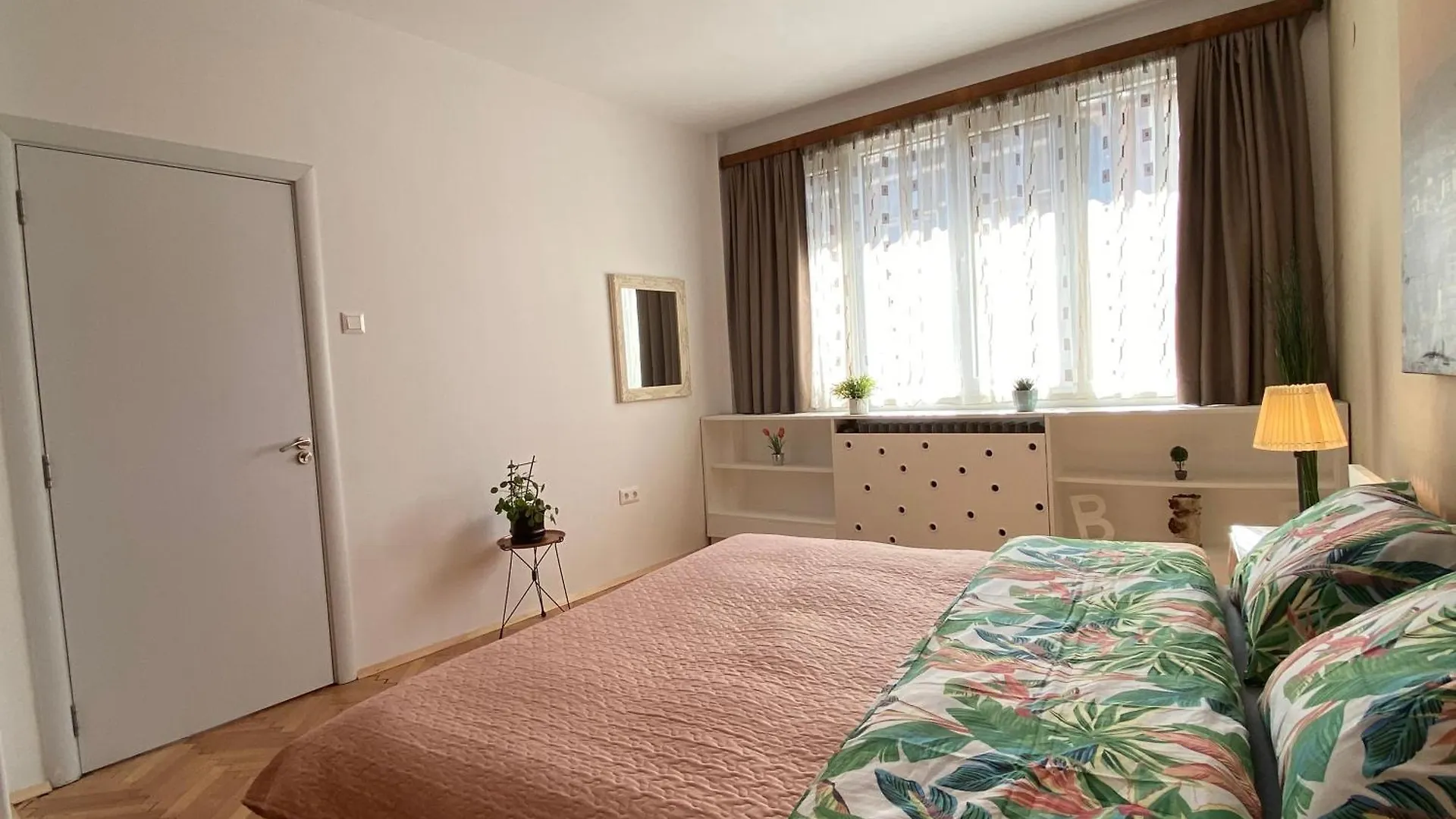 Lovely Apartment In The Heart Of Sofia